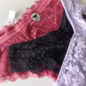 Tri para sexy čipkanih gaćica NOVO sa etiketama