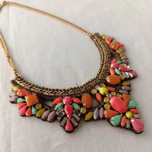 Accessorize raskošna ogrlica