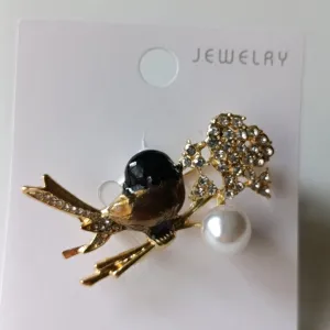 Broš - pticica na grani