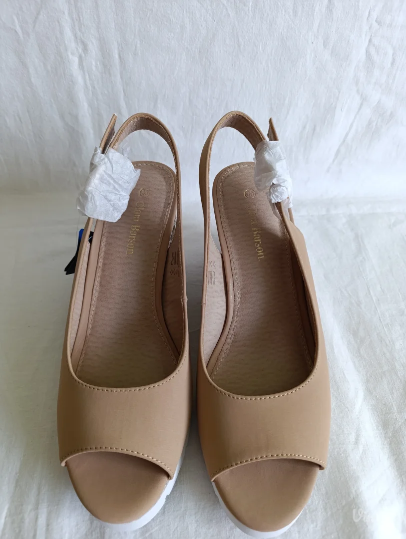 Clara Barson sandale br. 39 NOVO sa etiketom