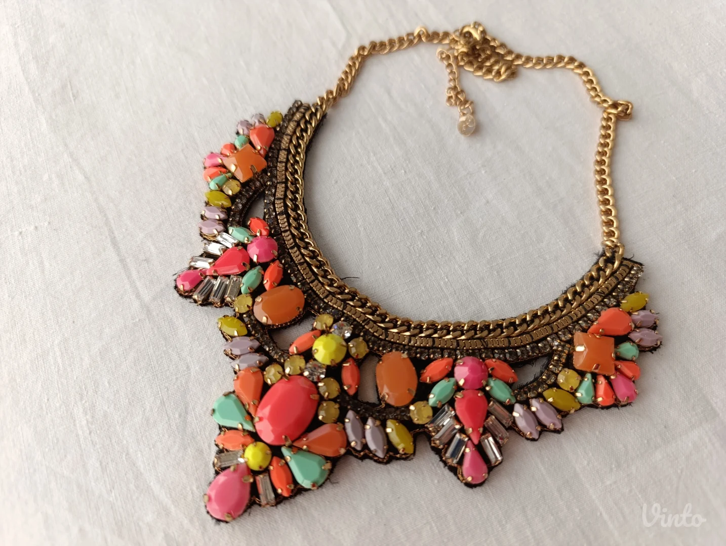 Accessorize raskošna ogrlica