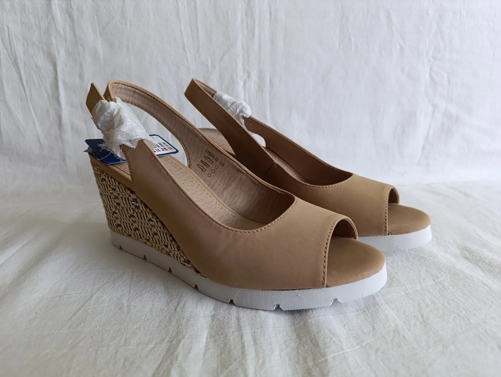 Clara Barson sandale br. 39 (sa etiketom)