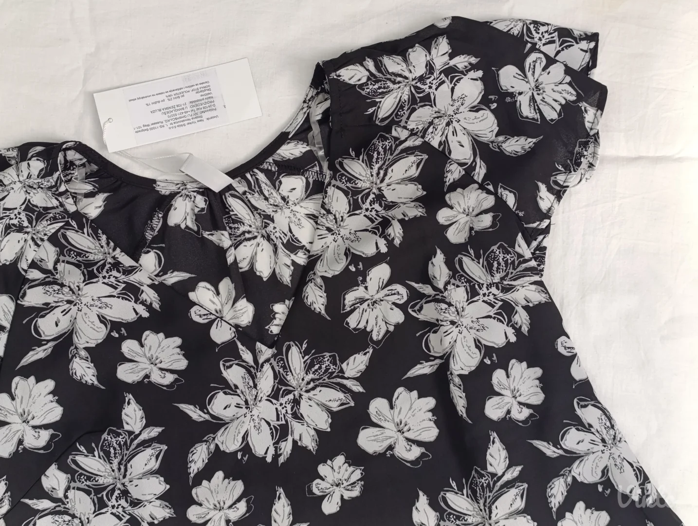 Amisu neodoljiva bluza - majica NOVO sa etiketom