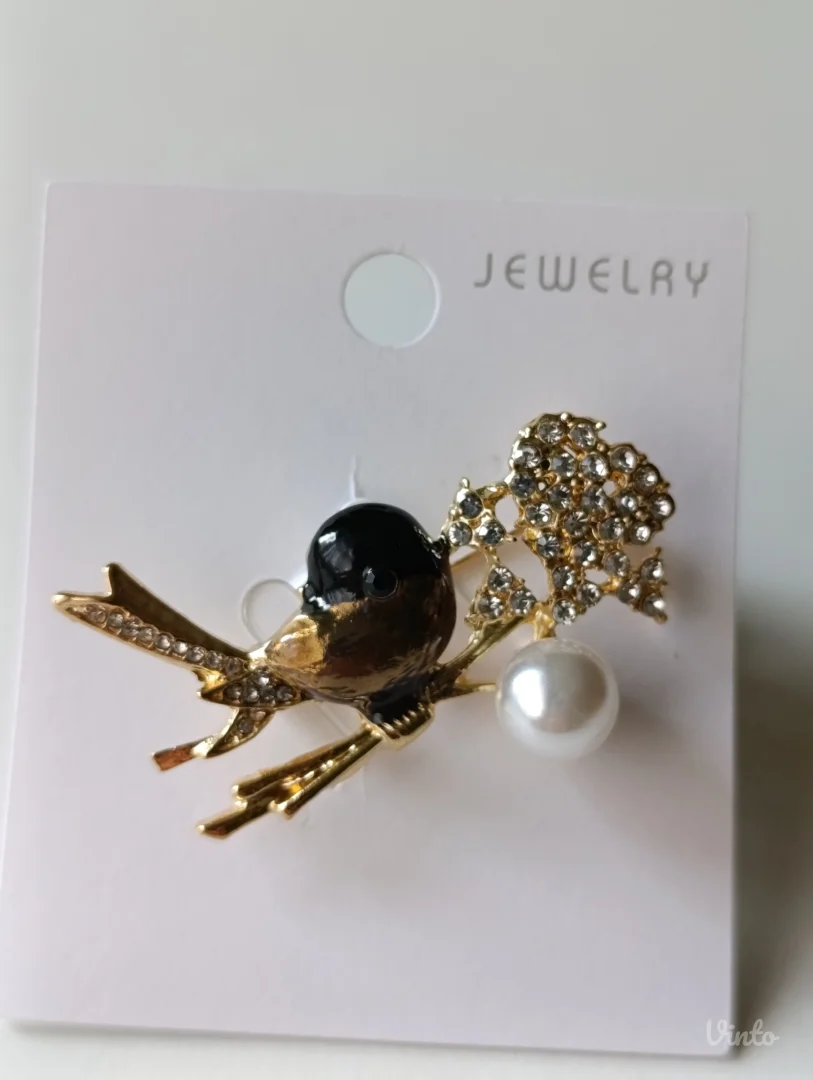 Broš - pticica na grani