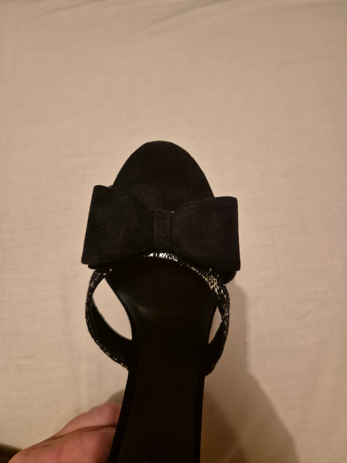 Guess crno-srebrne sandale - 39