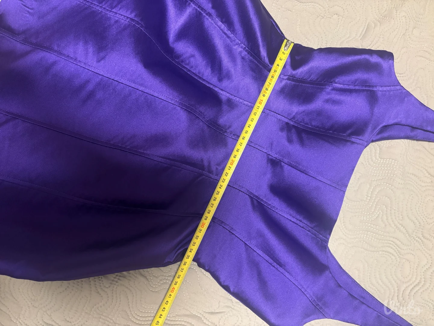 Ljubičasta kratka haljina od brokata