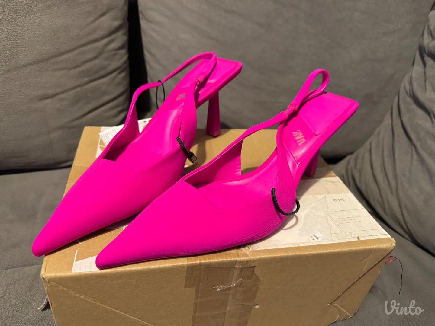 Zara štikle NOVE 40