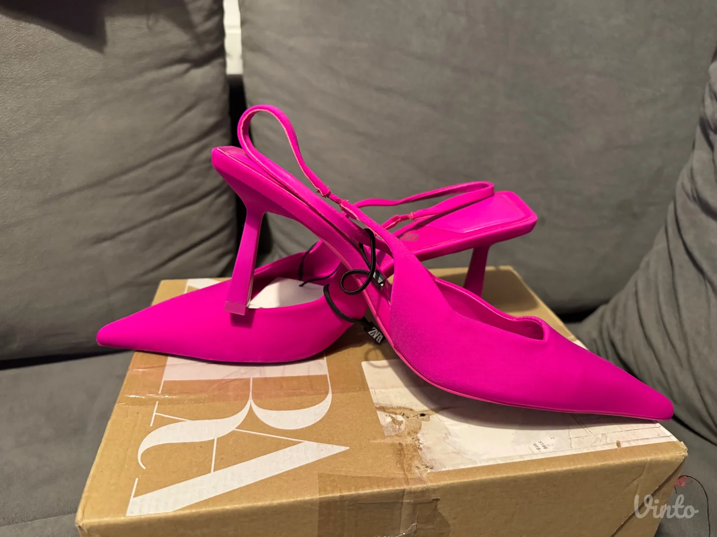 Zara štikle NOVE 40