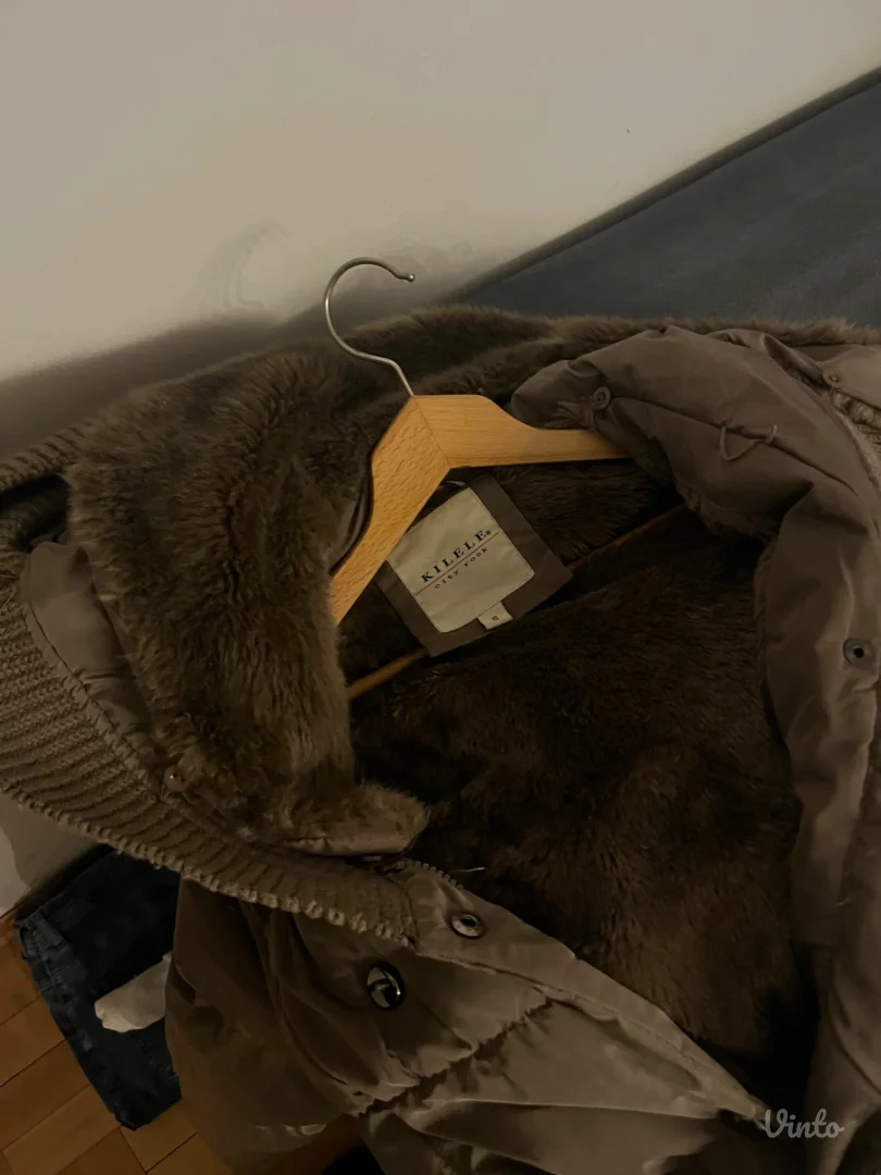 Zimska jakna postavljena krznom S