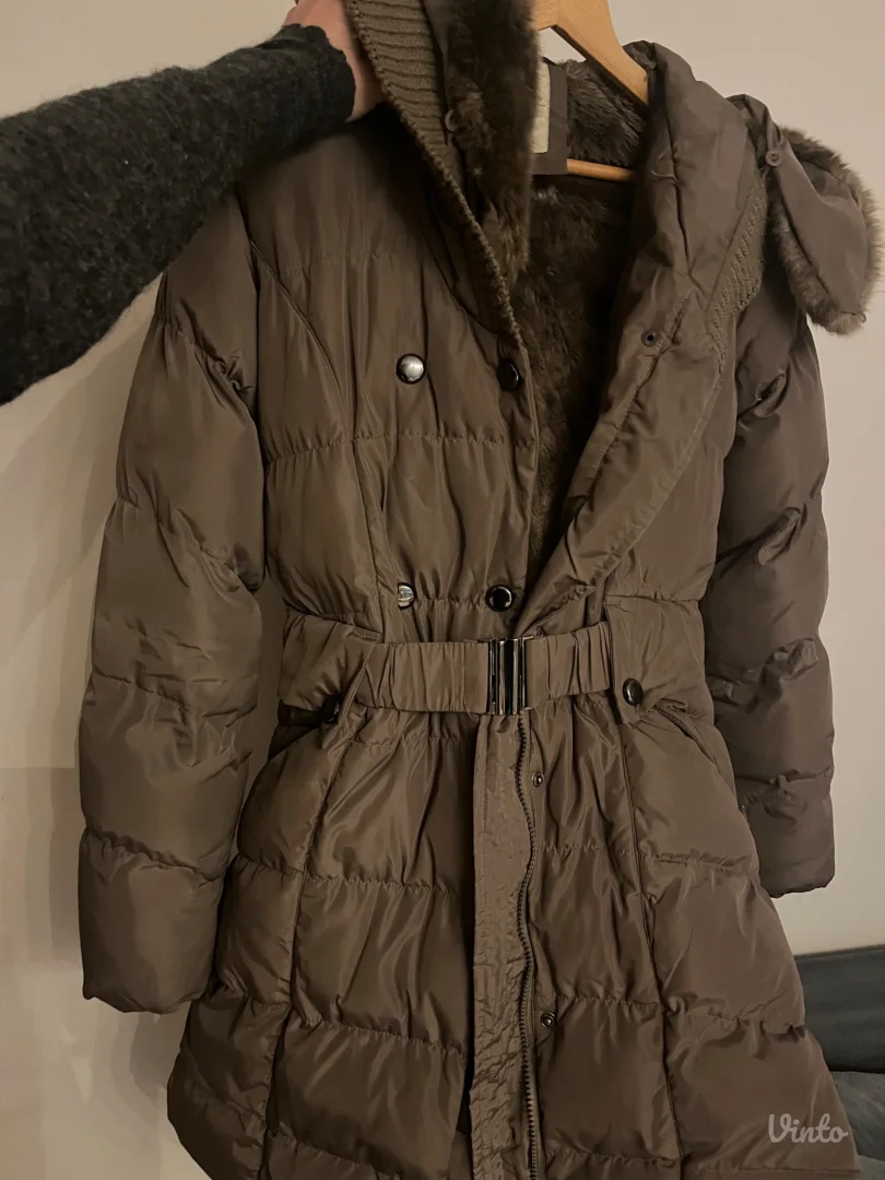 Zimska jakna postavljena krznom S