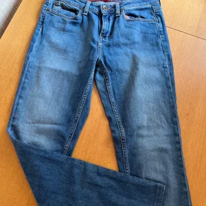 Tommy Hilfiger farmerke 36