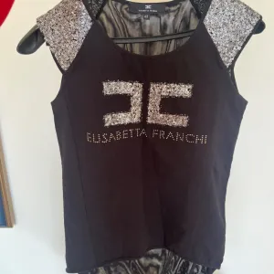 Elisabetta Franchi majica kao nova S