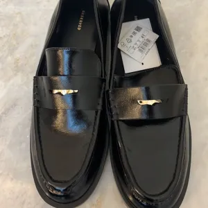 Reserved NOVE mokasine