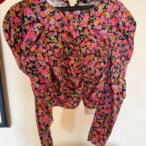 Zara majica sa naramenicama odg S