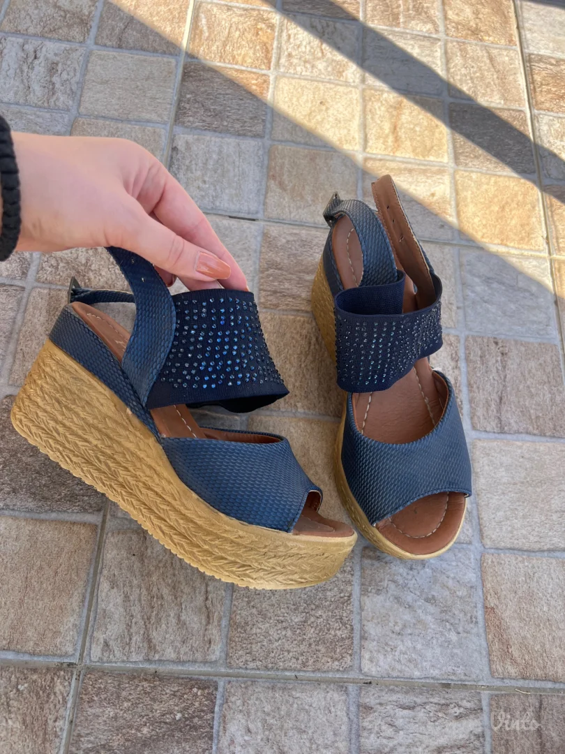 Zenske sandale