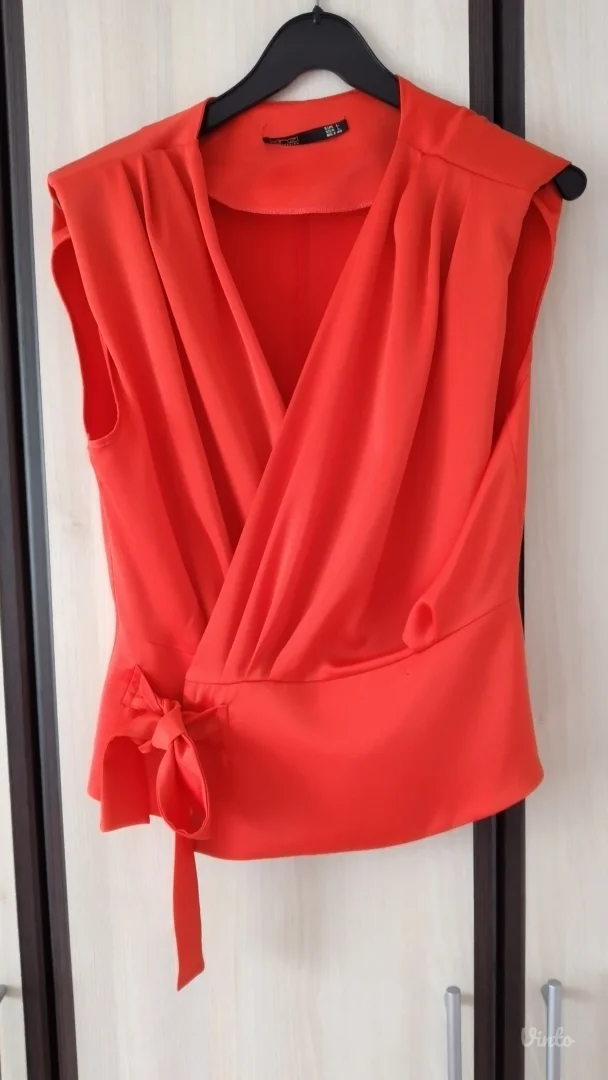 Bluza sa naramenicama L