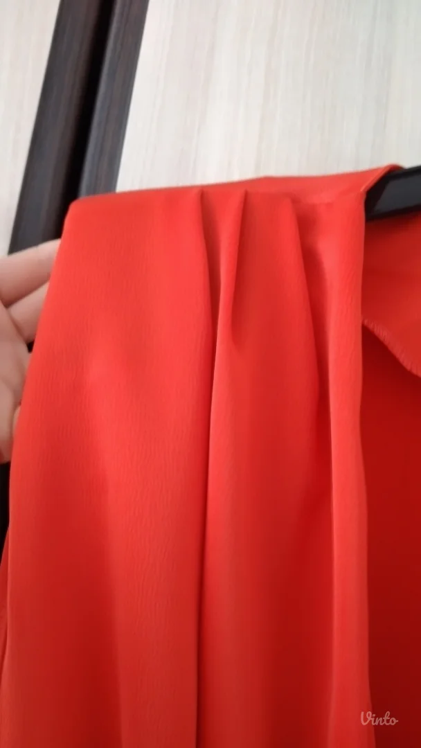 Bluza sa naramenicama L