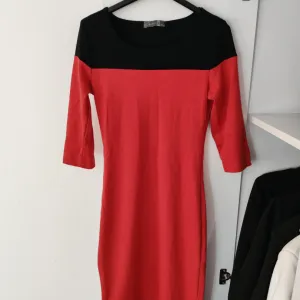 poluelegantna haljina