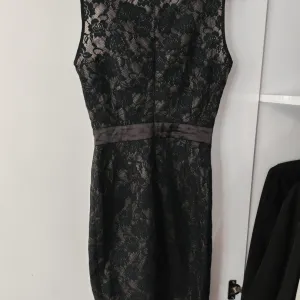 P.S. Fashion svečana haljina sa čipkom