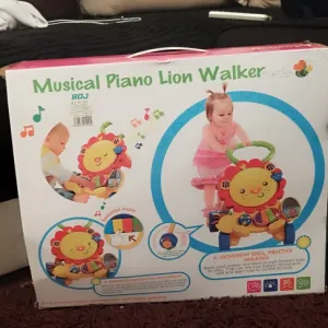 Muzicka hodalica za bebe