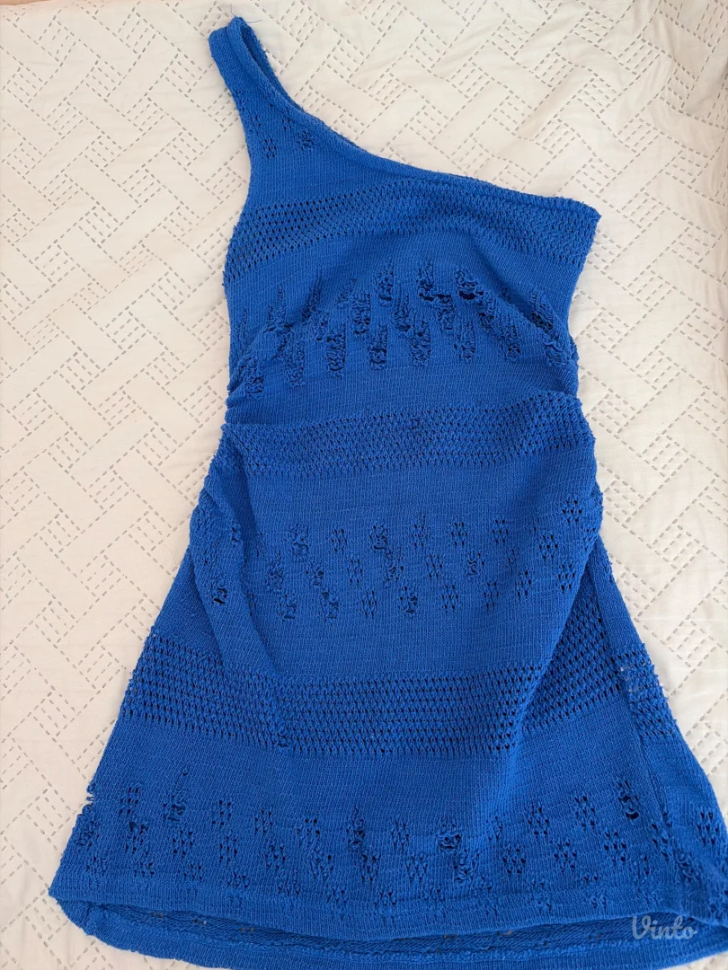Pull and bear haljina za plazu xs