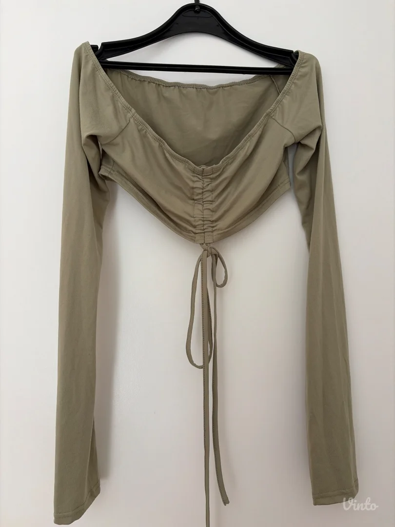 crop top velicina S