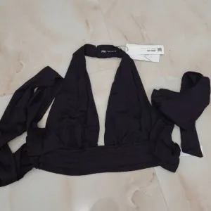 Nov Zarin top
