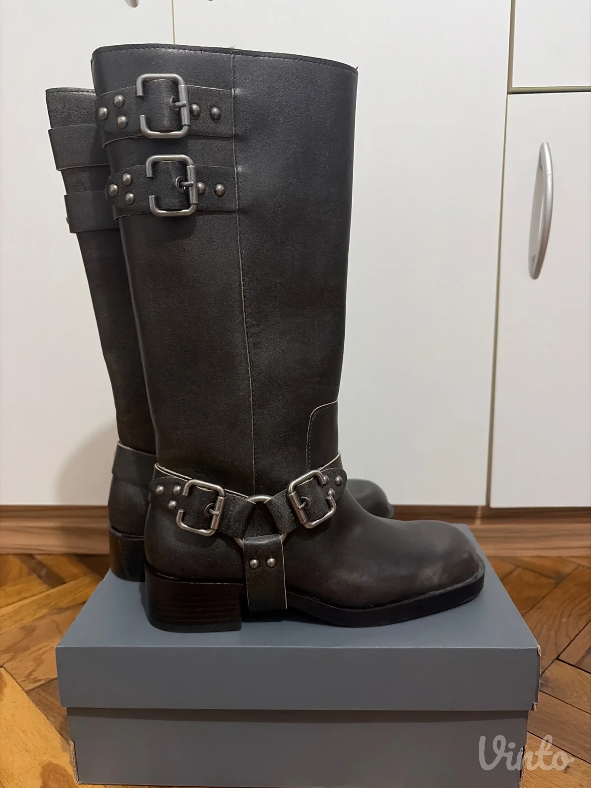 Stradivarius čizme