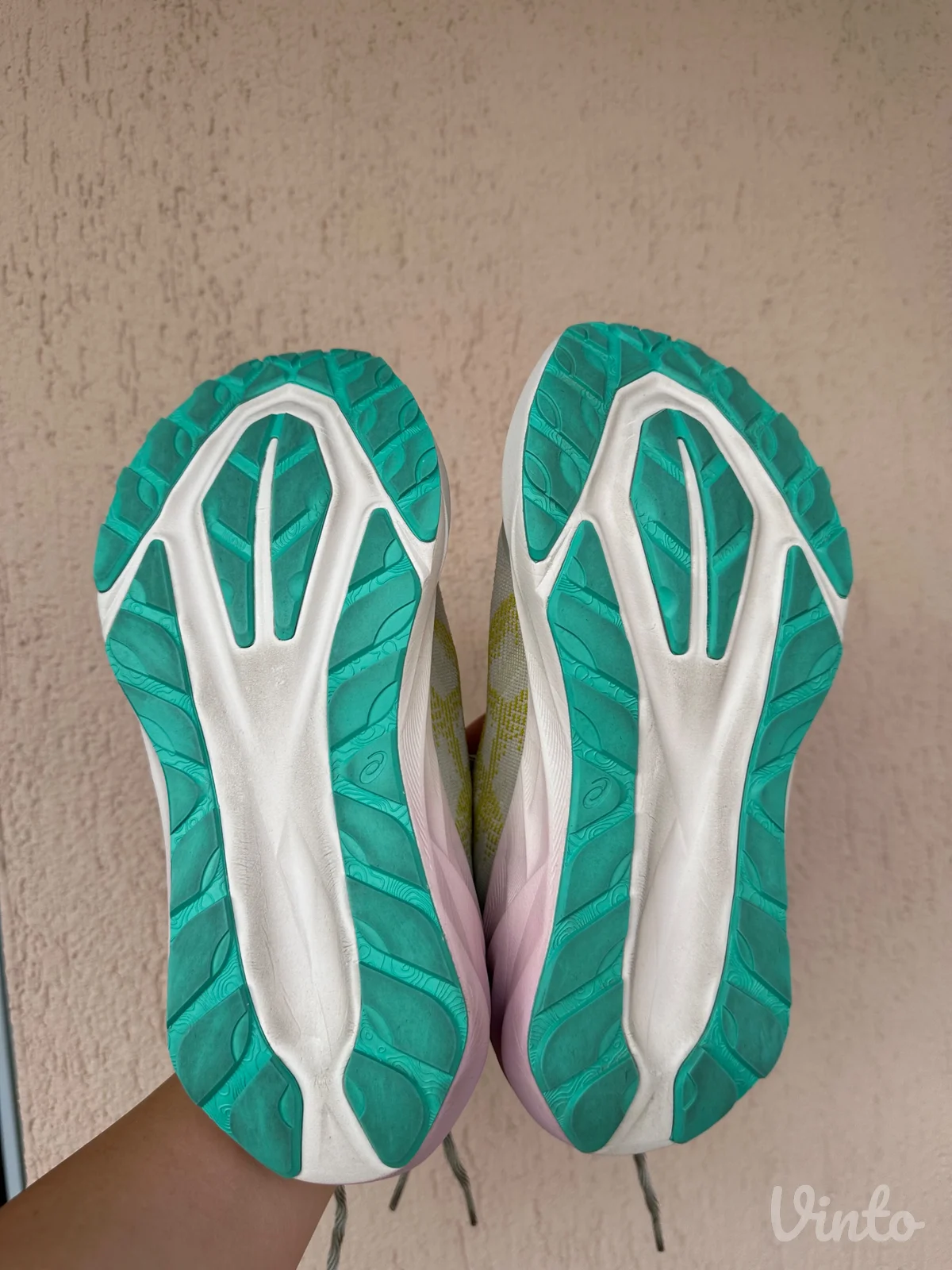 Ženske ASICS Novablast 5 patike - 39.5