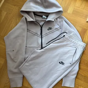 Tech Fleece komplet