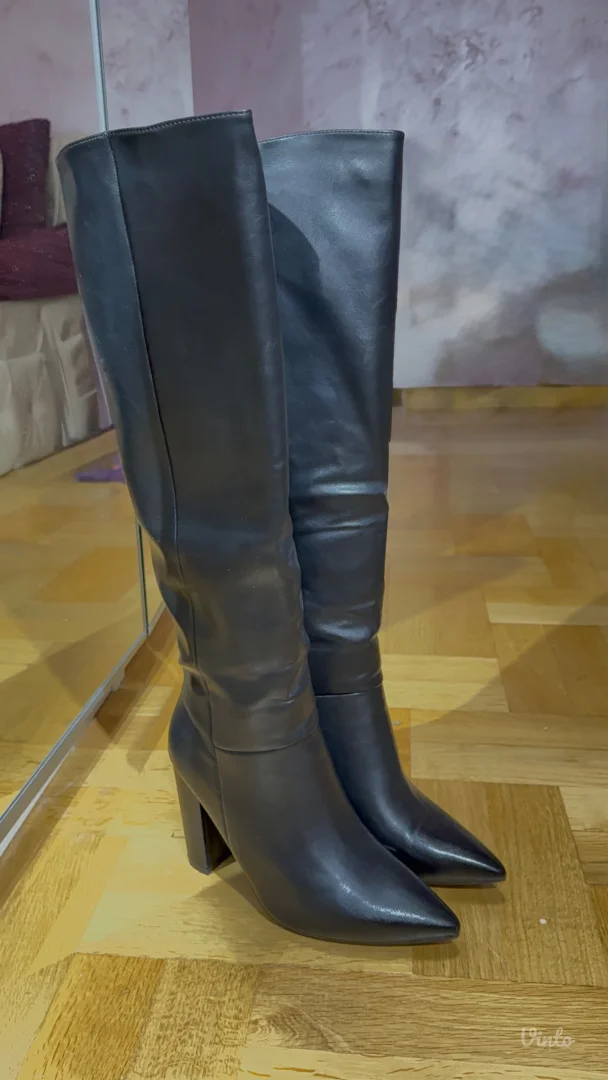 NOVO čizme na štiklu