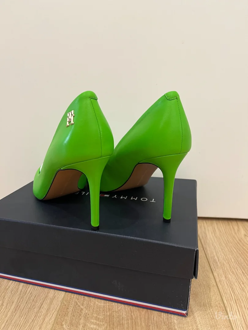 Tommy Hilfiger kožne salonke