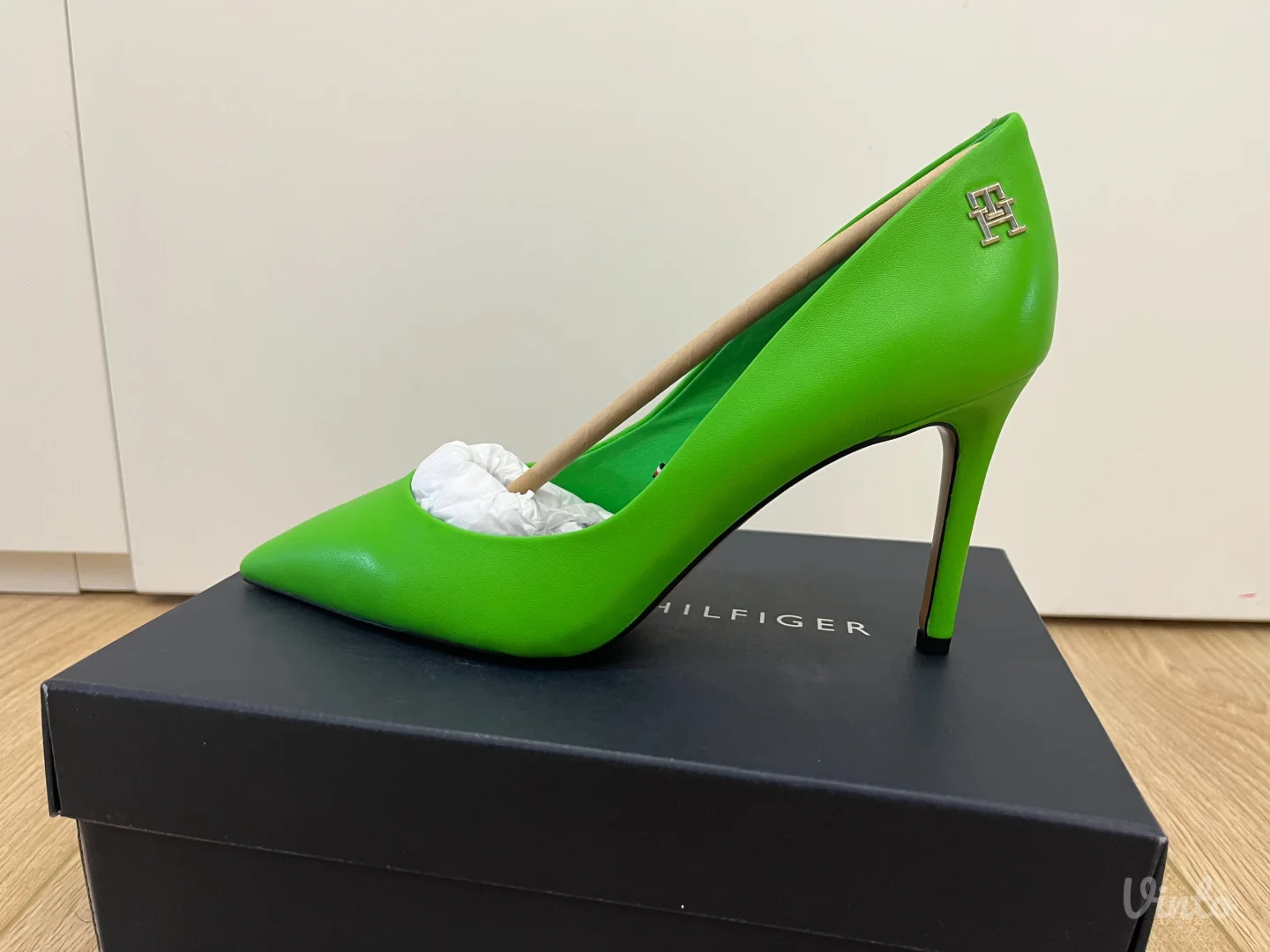 Tommy Hilfiger kožne salonke