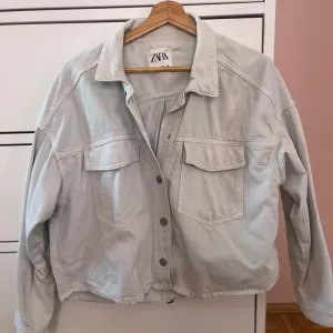 Zara teksas jakna
