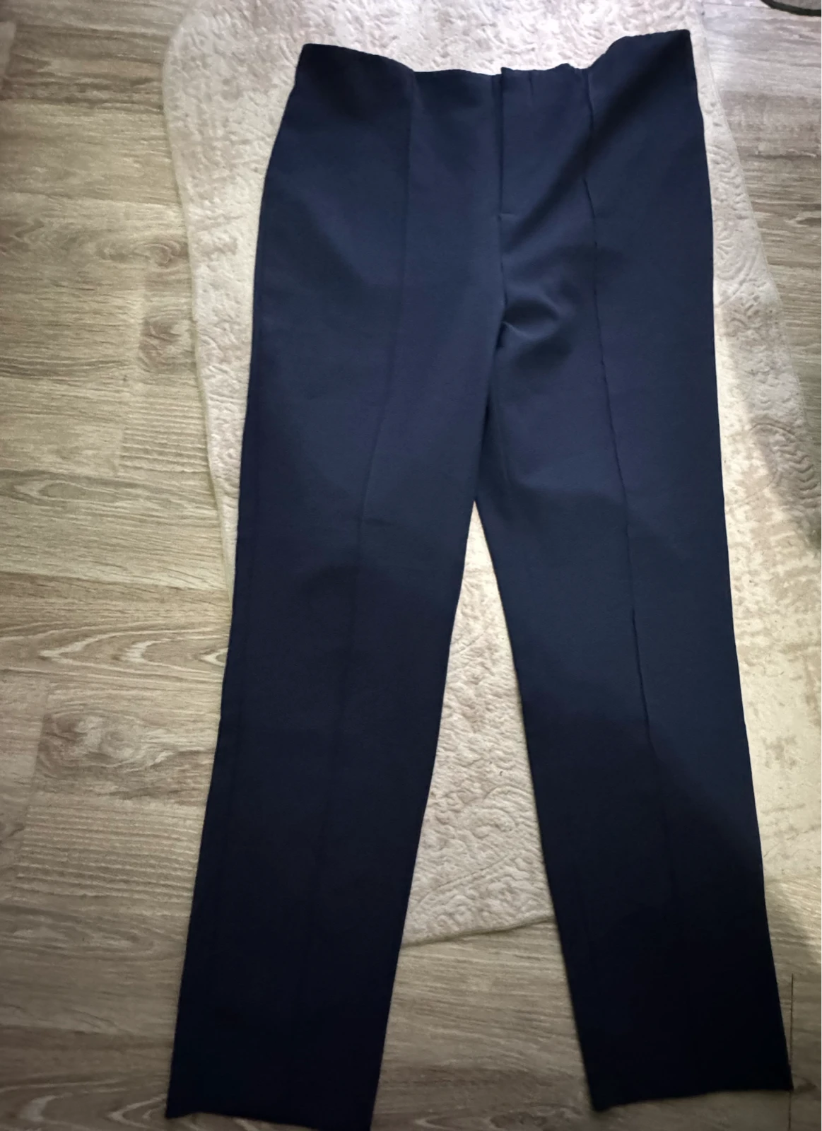 Pantalone zenske br 42 nove