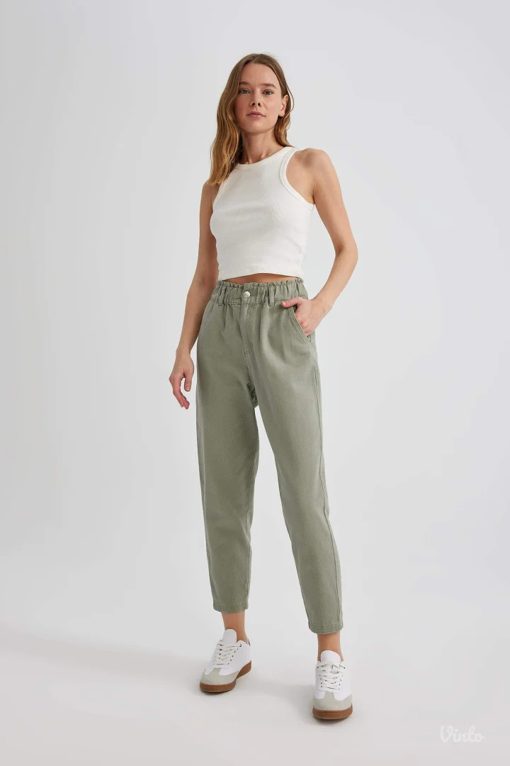 NOVE Stradivarius pantalone