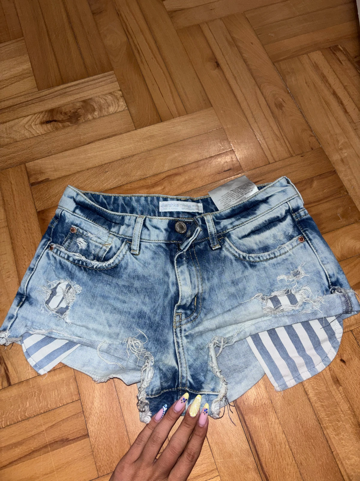Bershka- Teksas šorc