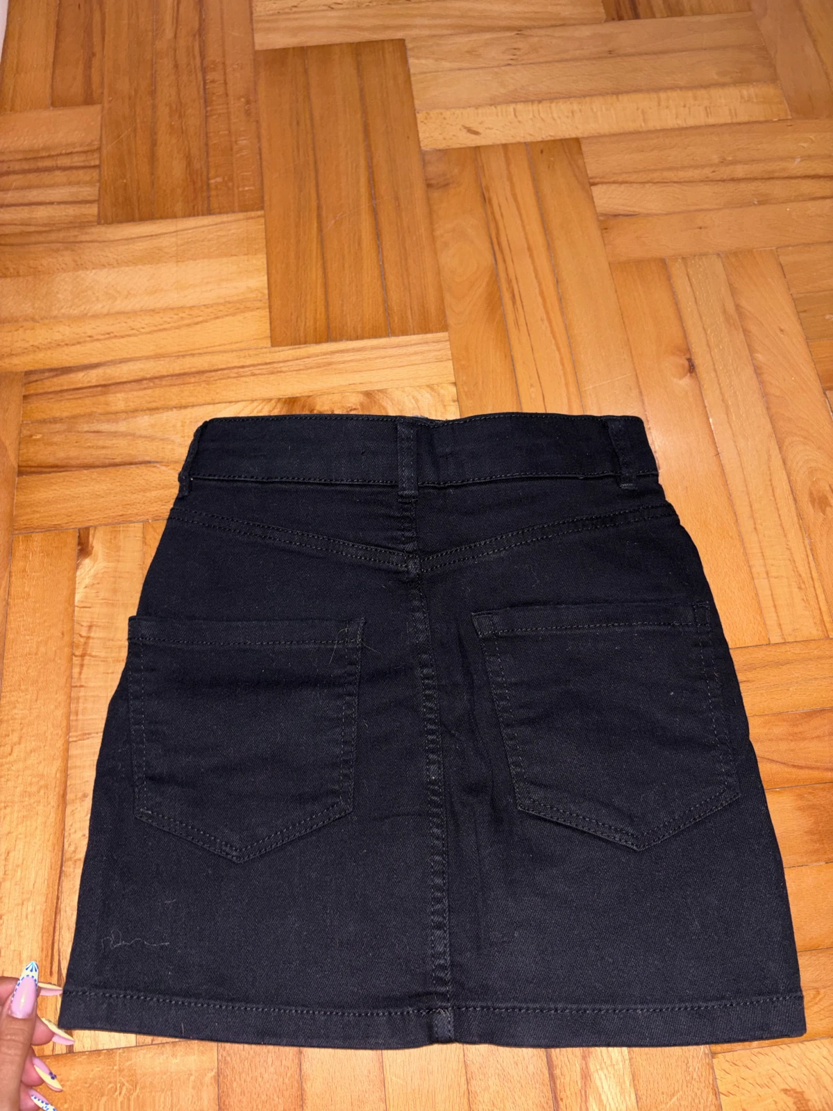 Bershka- crna teksas suknja 32 vel.