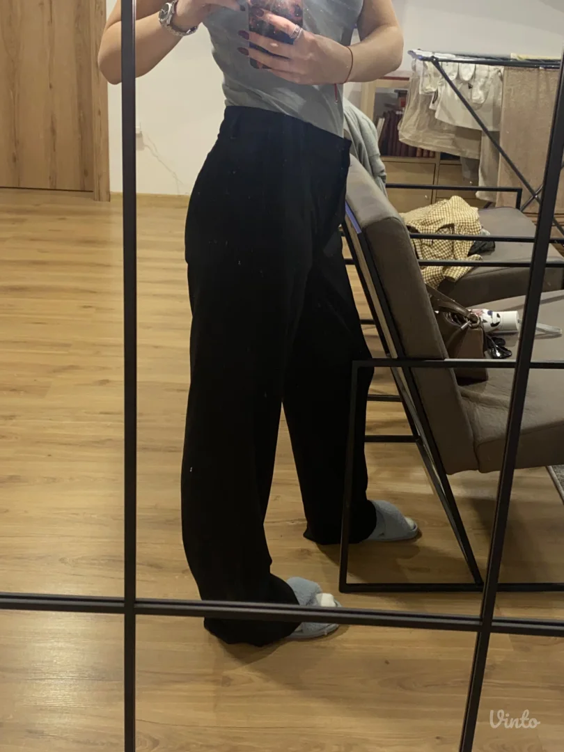 New Yorker- crne pantalone