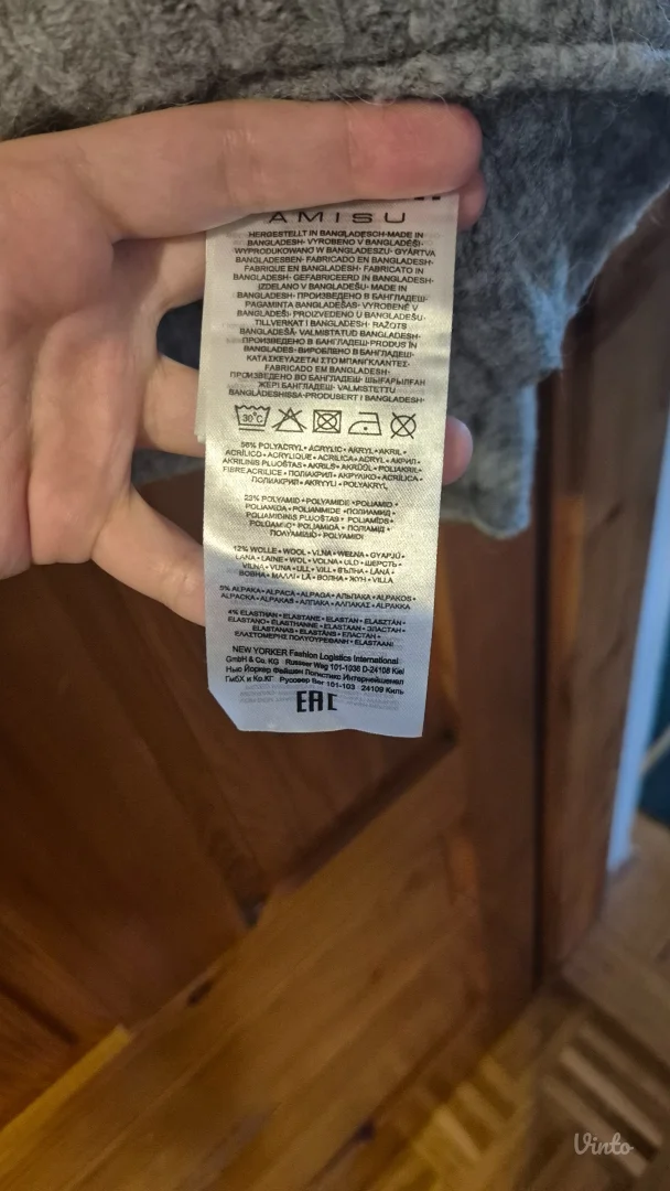 Amisu džemper – kao nov, mekan i topao