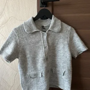 H&M dzemper kratkih rukava