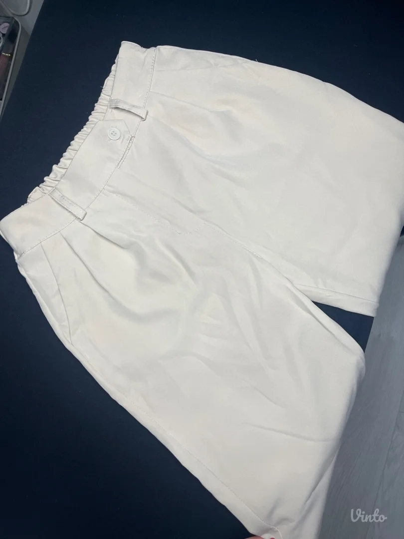 Žensko odelo - prsluk i pantalone