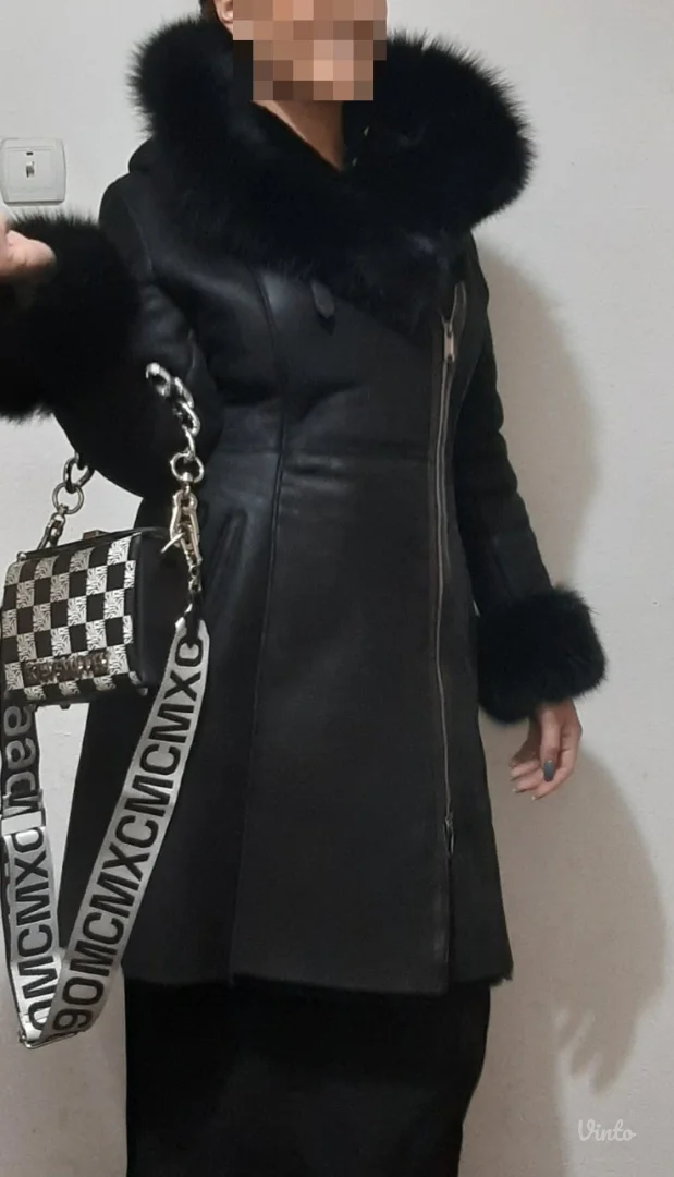 Bunda / monton od prirodnog krzna lisice