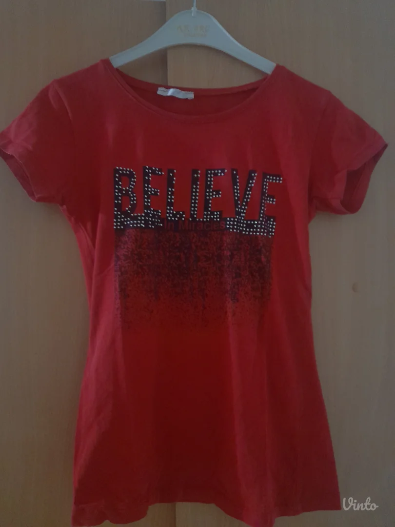 Zenska crvena majica