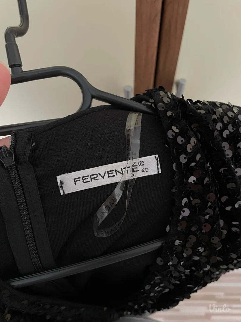 Crna haljina sa sljokicama