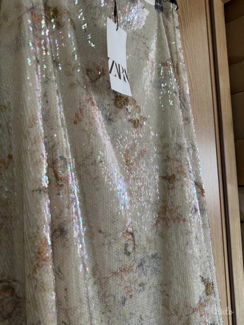 Zara midi suknja sa sljokicama