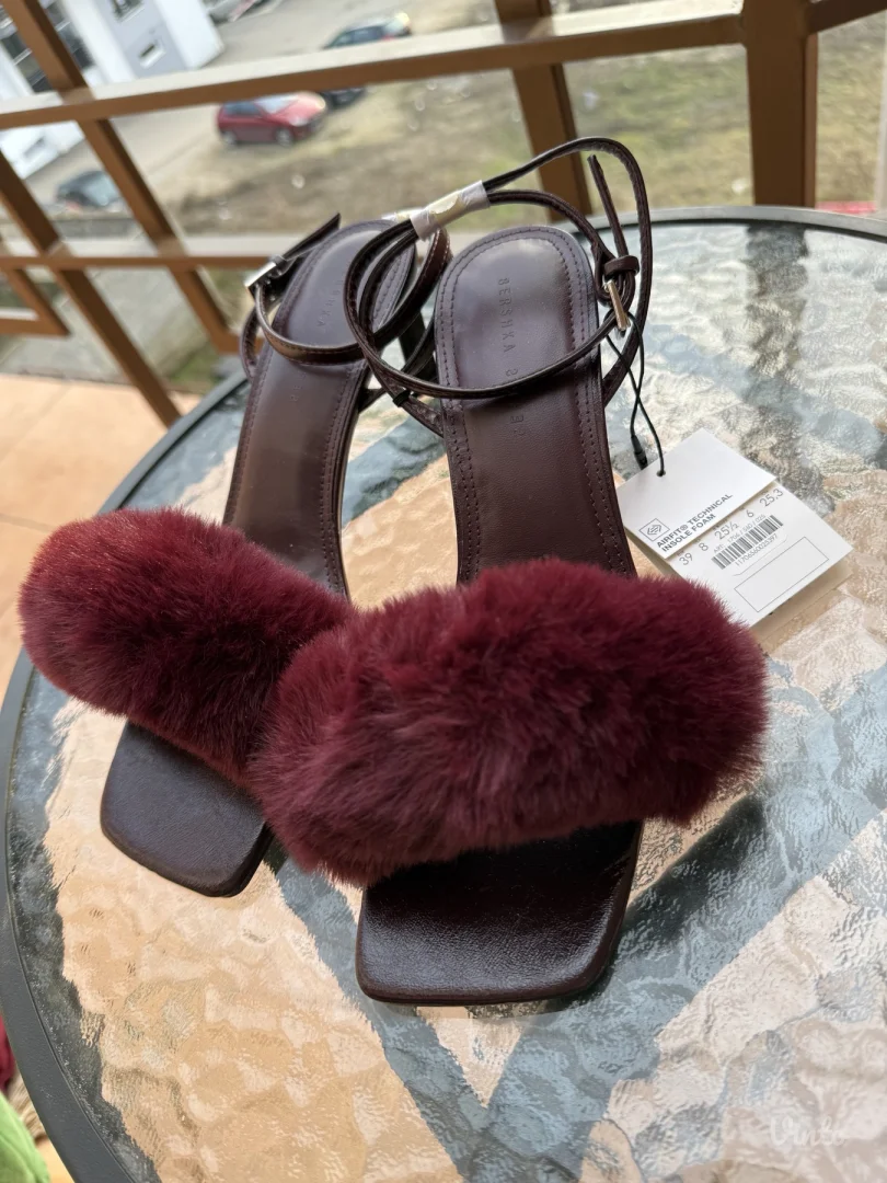 Berska krznene sandale