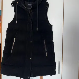 Zara duzi deblji prsluk