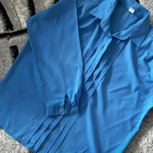 Ženska plava košulja