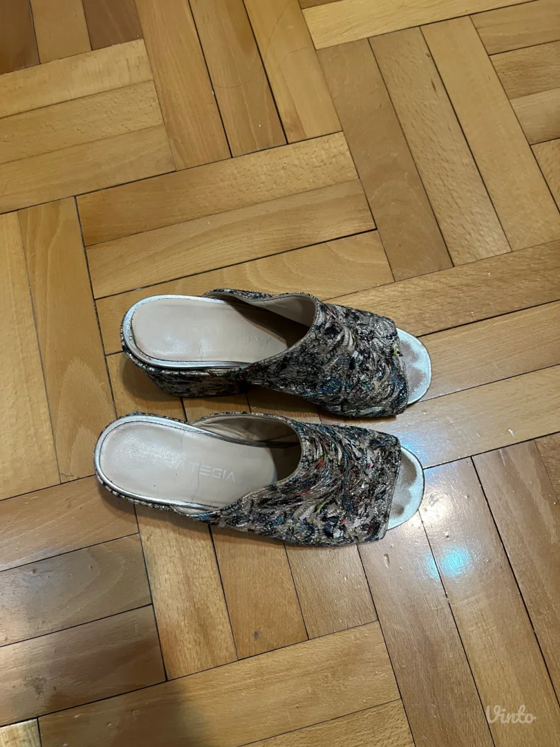 Skupucene Sandale Strategia Kozne